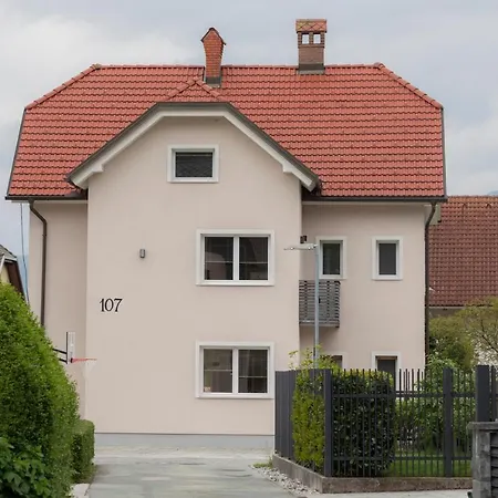 Rozalija Apartament *