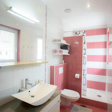 Rozalija Apartamento Zirovnica